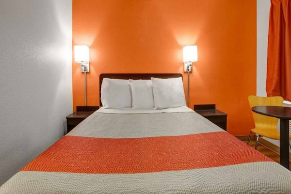 Foto van 1 Volledig Bed | Roken | Koelkast - Vakantiehuis in Marysville - BedRoom