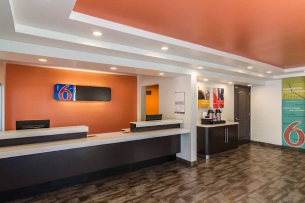 Foto van 1 tweepersoonsbed | Roken toegestaan | Oroville - Vakantiehuis in Oroville - FloorPlan
