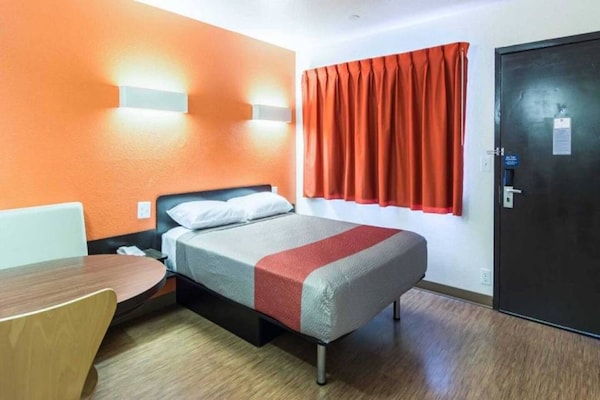 Foto van 1 tweepersoonsbed (queensize) | Roken toegestaan - Vakantiehuis in Oroville - BedRoom
