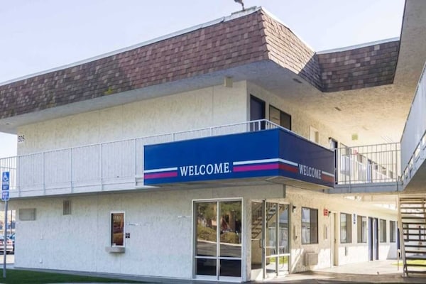 Foto van 1 tweepersoonsbed (queensize) | Rookvrij - Vakantiehuis in Oroville - ExteriorSummer