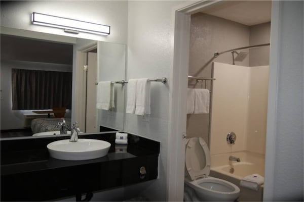 Foto van 1 tweepersoonsbed (queensize) | NS | Keuken - Vakantiehuis in Tacoma - Facilities