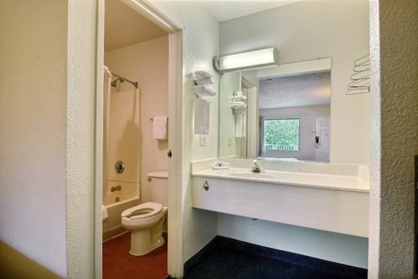 Foto van 1 tweepersoonsbed (queensize) | Magnetron (magnetron), rookvrij - Facilities