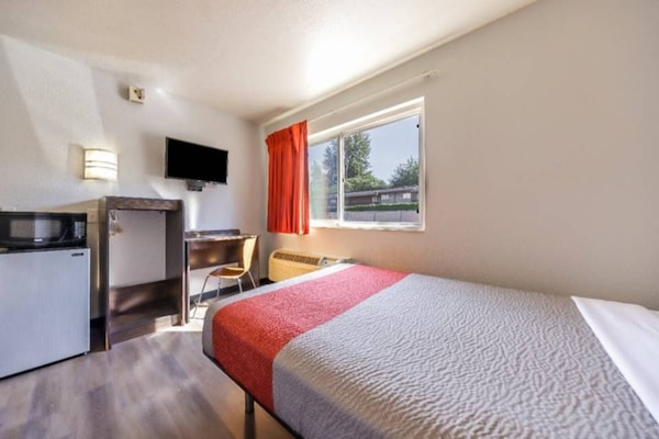 Foto van 1 tweepersoonsbed (queensize) | Rookvrij, Keuken - Vakantiehuis in SeaTac - Facilities