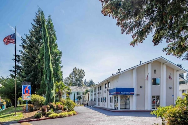 Foto van 1 tweepersoonsbed (queensize) | Rookvrij - Vakantiehuis in Seattle - ExteriorSummer
