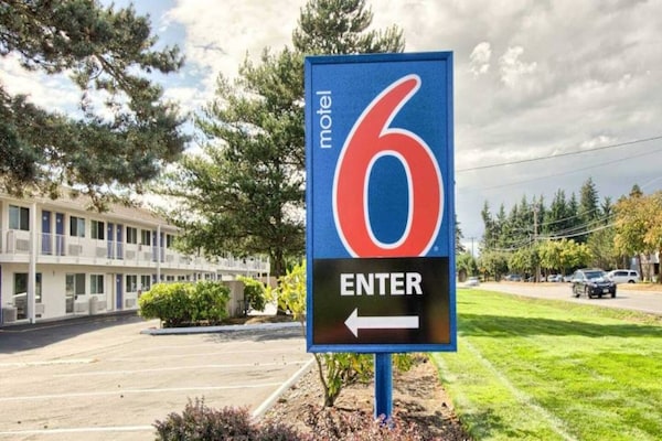 Foto van 1 tweepersoonsbed | Douche conform ADA/RI-normen - Vakantiehuis in Everett - ExteriorSummer
