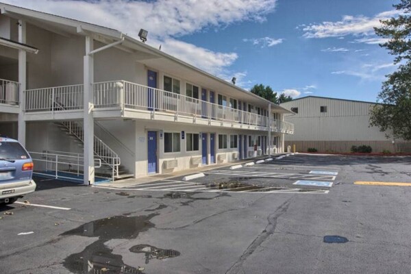 Foto van 1 tweepersoonsbed (Queensize) | Koelkast - Vakantiehuis in Everett - Facilities