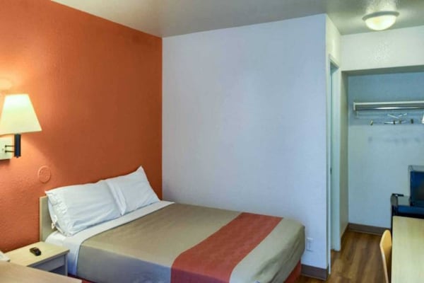 Foto van 1 tweepersoonsbed (queensize) | Rookvrij - Vakantiehuis in Everett - BedRoom