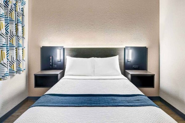 Foto van 1 tweepersoonsbed (Queensize) | Premium, Micfridge - BedRoom