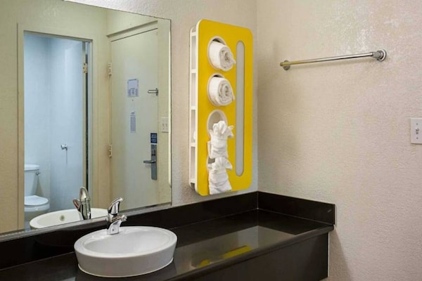 Foto van 1 Kingbed | NSMK - Vakantiehuis in Wenatchee - BathRoom