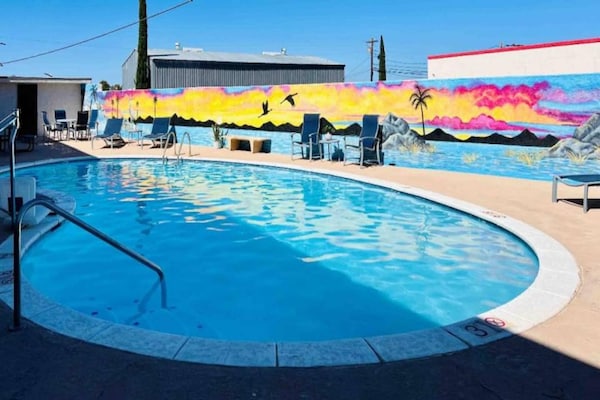 Foto van 1 tweepersoonsbed (queensize) , rookvrij, keuken - Vakantiehuis in Sierra Vista - Pool