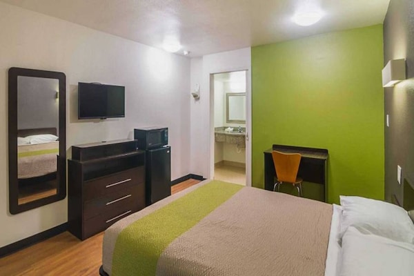 Foto van 1 kingsize bed | Roken toegestaan, Keuken - Vakantiehuis in Tyler TX - BedRoom