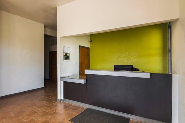 Foto van 1 kingsize bed | Roken toegestaan, Keuken - Vakantiehuis in Tyler TX - ExteriorSummer