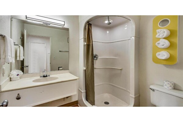 Foto van 1 tweepersoonsbed | Rookvrij - Vakantiehuis in Ogden - BathRoom