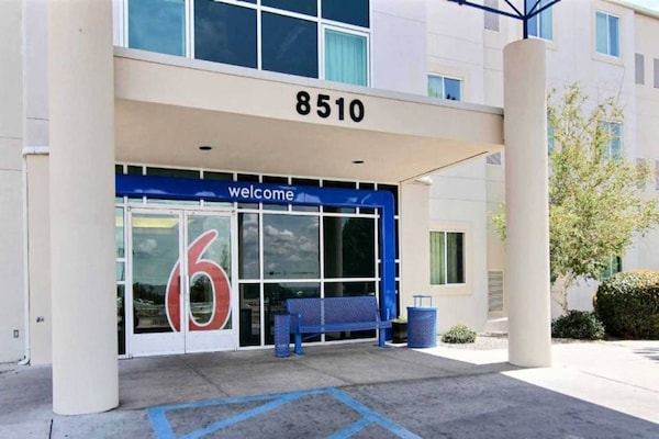 Foto van 1 kingsize bed | Albuquerque - Vakantiehuis in Albuquerque NM - ExteriorSummer