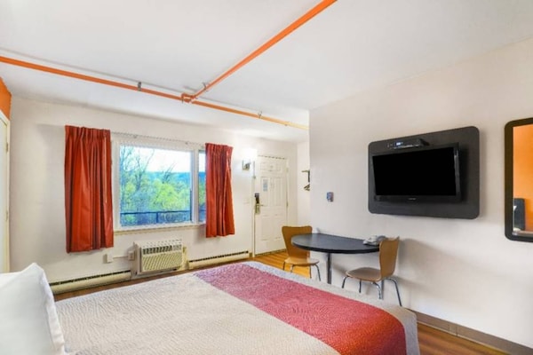 Foto van 1 kingsize bed | Roken toegestaan, koelkast aanwezig - BedRoom