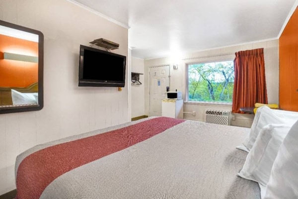 Foto van 1 kingsize bed | Roken toegestaan, koelkast aanwezig - BedRoom