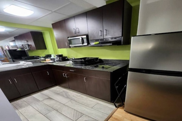 Foto van 1 kingsize bed | Roken toegestaan | Keuken - Vakantiehuis in Columbus GA - Facilities