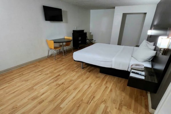 Foto van 1 kingsize bed | Roken toegestaan | Keuken - Vakantiehuis in Columbus GA - Facilities