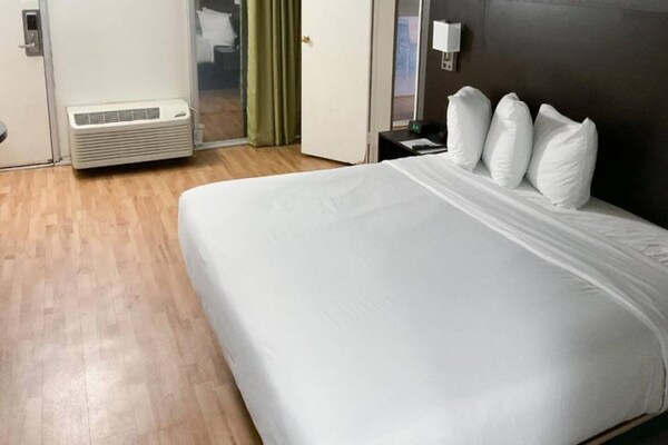 Foto van 1 kingsize bed | Roken toegestaan | Keuken - Vakantiehuis in Columbus GA - BedRoom