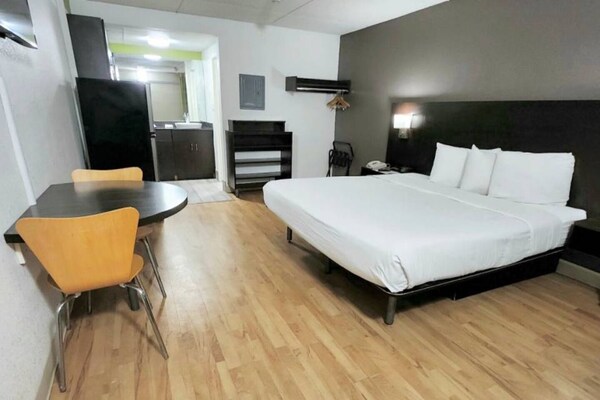 Foto van 1 kingsize bed, rookvrije keuken - Vakantiehuis in Columbus GA - BedRoom