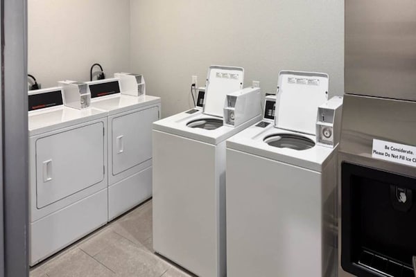 Foto van 1 kingsize bed | Rookvrij, Keuken - Vakantiehuis in Dallas - Facilities