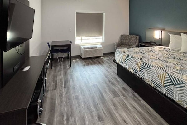 Foto van 1 kingsize bed | Rookvrij, Keuken - Vakantiehuis in Dallas - BedRoom