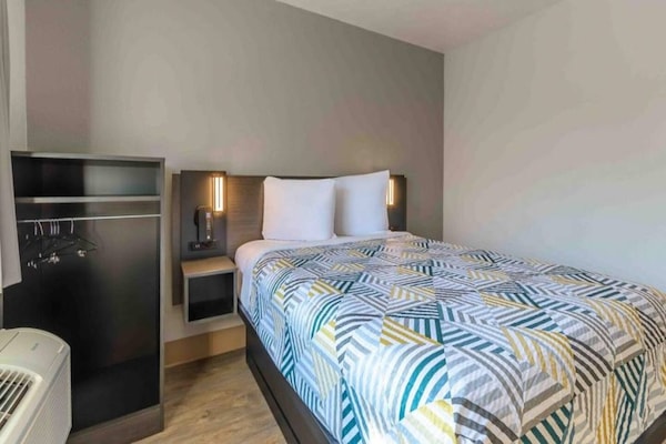 Foto van 1 tweepersoonsbed | Rookvrij, Keuken - Vakantiehuis in Hayward - BedRoom
