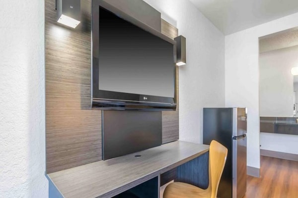 Foto van 1 tweepersoonsbed | Rookvrij, Keuken - Vakantiehuis in Hayward - Facilities