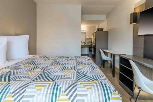 Foto van 1 tweepersoonsbed | Rookvrij, Keuken - Vakantiehuis in Hayward - BedRoom