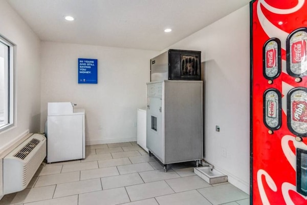 Foto van 1 tweepersoonsbed (queensize) | Niet-roken, koelkast (Micfridge) - FloorPlan
