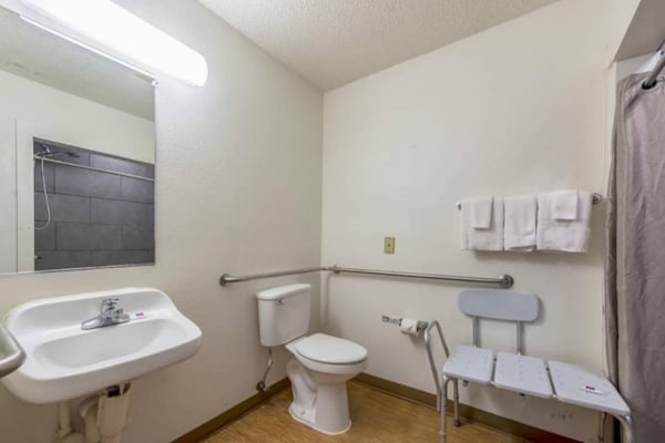 Foto van 1 tweepersoonsbed (queensize) | Rookvrij - Vakantiehuis in Indianapolis IN - Facilities