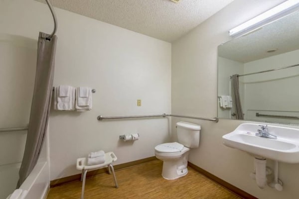 Foto van 1 tweepersoonsbed (queensize) | Rookvrij - Vakantiehuis in Indianapolis IN - Facilities