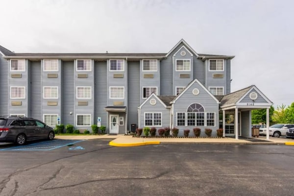 Foto van 1 tweepersoonsbed (queensize) | Rookvrij - Vakantiehuis in Indianapolis IN - ExteriorSummer