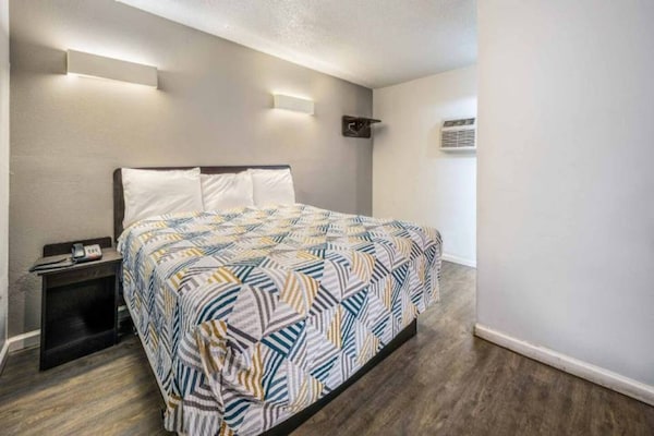Foto van 1 tweepersoonsbed | Rookvrij - Vakantiehuis in Toms River - BedRoom
