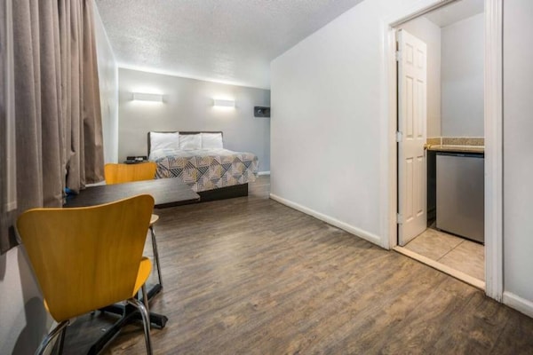 Foto van 1 tweepersoonsbed | Rookvrij - Vakantiehuis in Toms River - BedRoom