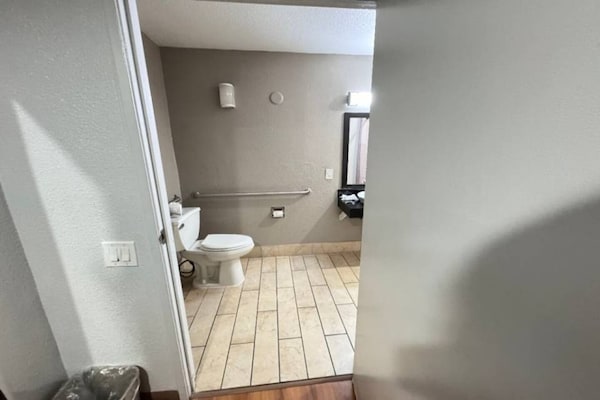 Foto van 1 tweepersoonsbed (queensize) | Rookvrij, minikoelkast - Facilities