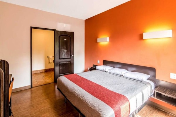 Foto van 1 kingsize bed | Roken toegestaan, koelkast aanwezig - BedRoom