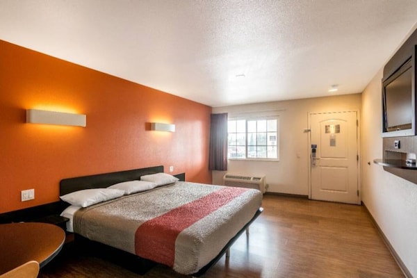 Foto van 1 kingsize bed | Roken toegestaan, koelkast aanwezig - BedRoom