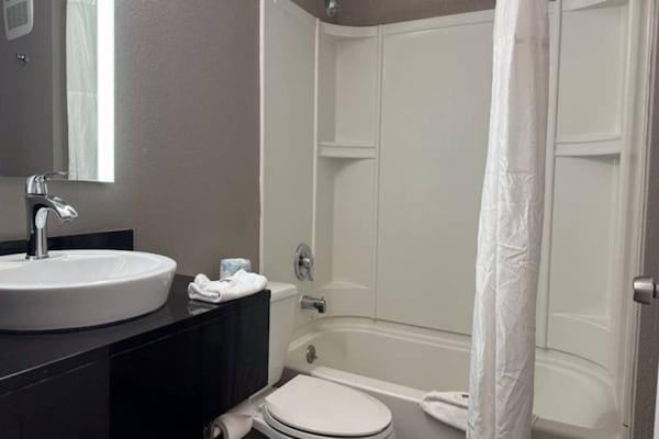 Foto van 1 kingsize bed | Rookvrij - Vakantiehuis in Los Angeles CA - BathRoom