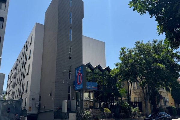 Foto van 1 kingsize bed | Rookvrij - Vakantiehuis in Los Angeles CA - ExteriorSummer