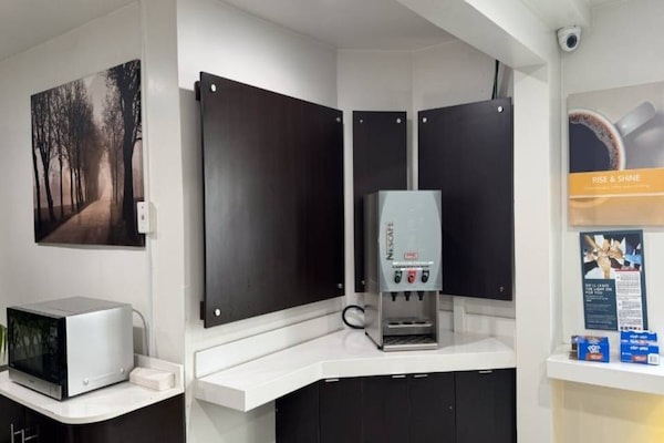 Foto van 1 kingsize bed | Toegankelijk voor mindervaliden | Douche | Nsmk - Facilities