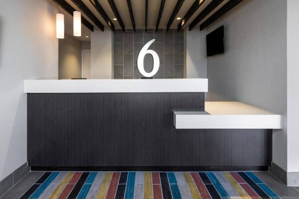 Foto van 1 tweepersoonsbed (queensize) | Minikoelkast - Vakantiehuis in Fontana - FloorPlan