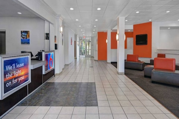 Foto van 1 King Bed | Uitgebreide Suite - Vakantiehuis in Cutler Bay - FloorPlan