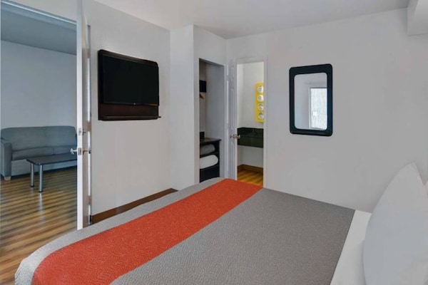 Foto van 1 King Bed | Uitgebreide Suite - Vakantiehuis in Cutler Bay - BedRoom