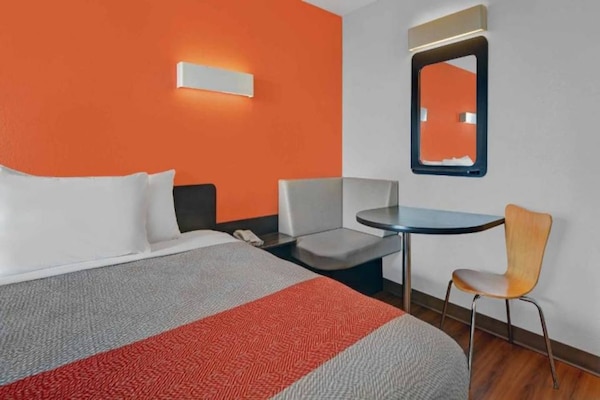 Foto van 1 tweepersoonsbed | Toegankelijk voor mindervaliden/bad - BedRoom