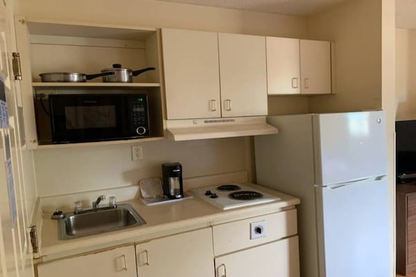 Foto van 1 kingsize bed | Rookvrij, magnetron, slaapbank - Vakantiehuis in Myrtle Beach SC - Facilities