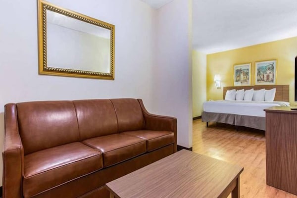Foto van 1 tweepersoonsbed (Queensize) | Premium, Micfridge - BedRoom