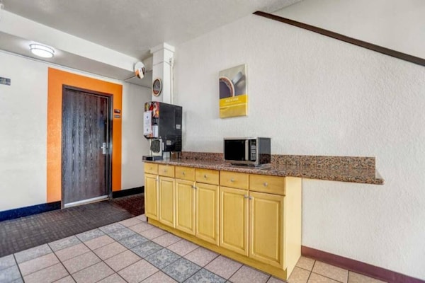 Foto van 1 kingsize bed | Rookvrij, koelkast - Vakantiehuis in Moriarty - Facilities