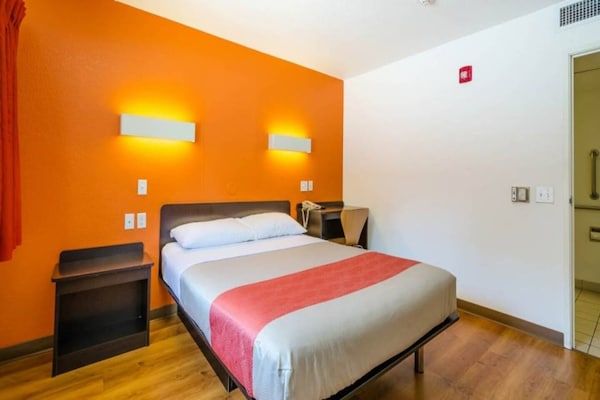 Foto van 1 Volledig Bed | Mobiliteit Toegang Ri Shwr | Ns - Vakantiehuis in Thornton - BedRoom
