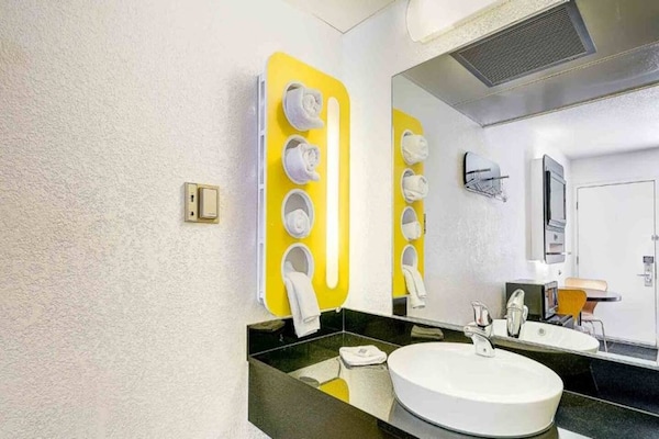 Foto van 1 Volledig Bed | Mobiliteit Access Tub | Ns - Vakantiehuis in Thornton - BathRoom